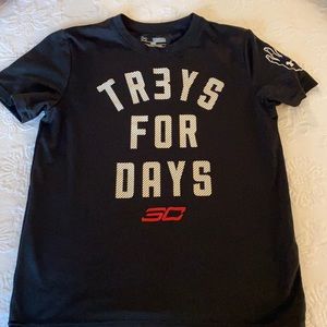 Youth Under Armour medium T Shirt